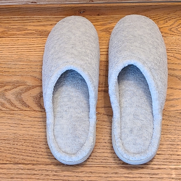 Isotoner slippers - Picture 2 of 6